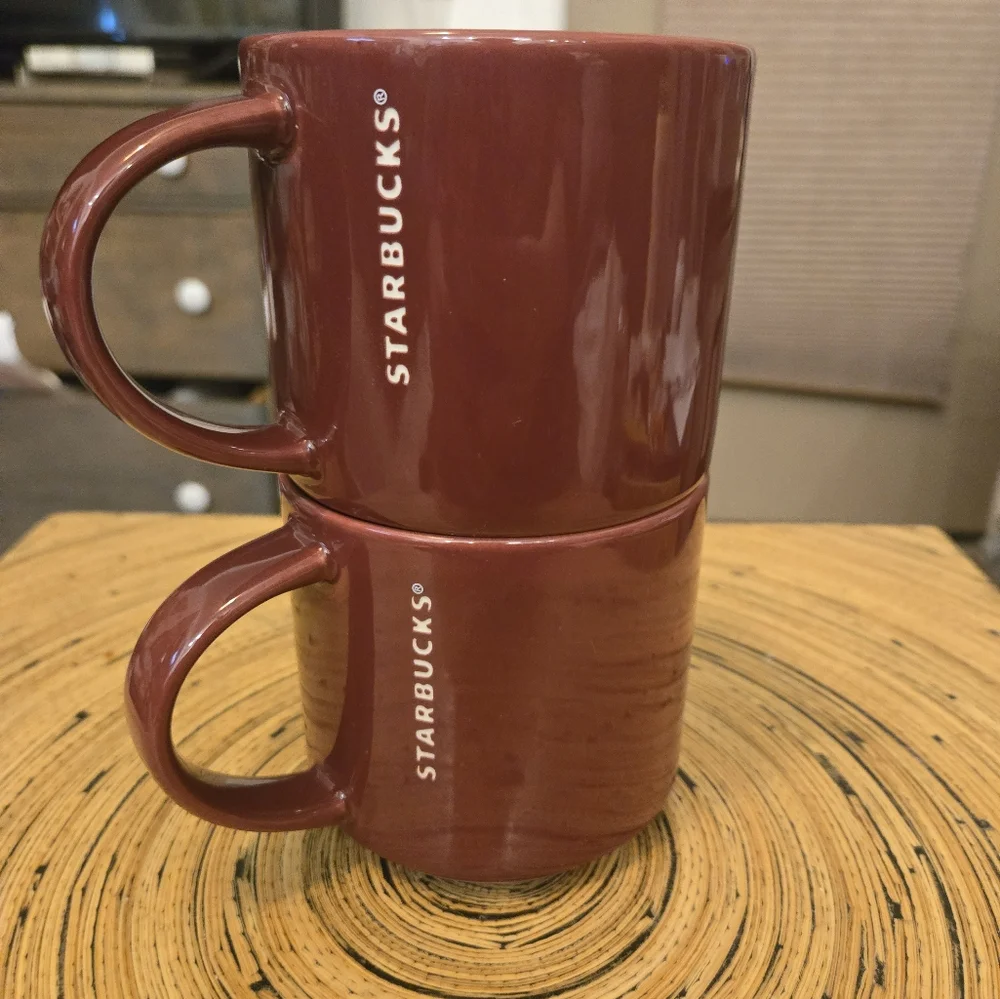 Starbucks maroon color